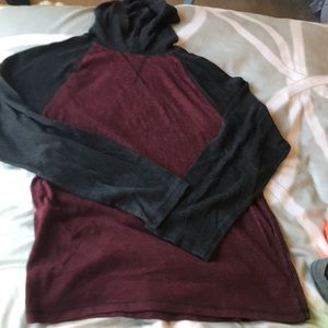 Urban Pipeline Youth Boy XL long sleeve with hood.